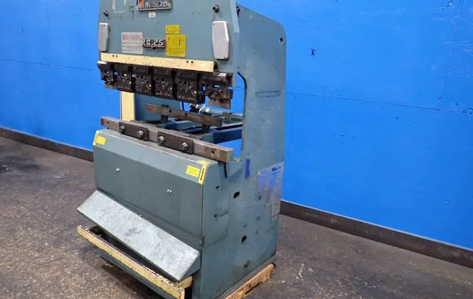 25 Ton, Amada #RG-25, Hydraulic Press Brake, 2 HP, 230/460 V., 1986 - Image 2