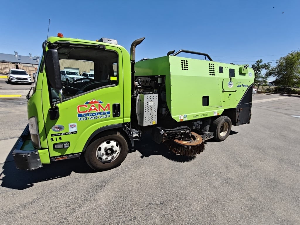 Schwarze #SuperVac-Galeforce, road broom truck, 77350 miles, fair shape, 2022 - Image 1