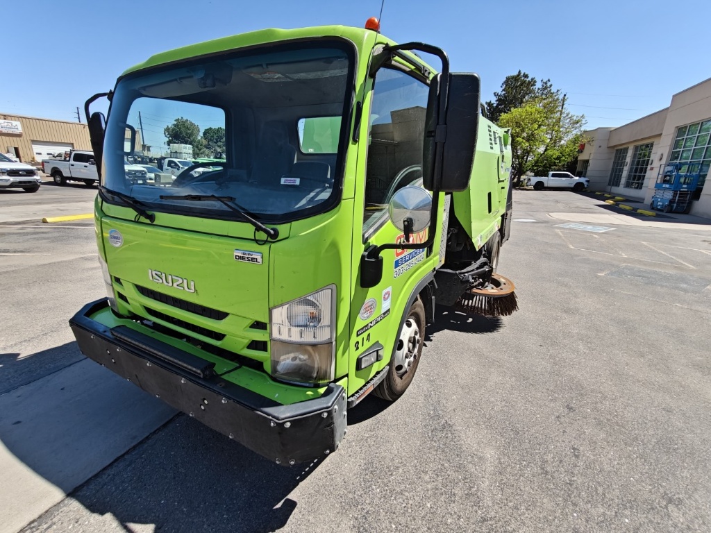 Schwarze #SuperVac-Galeforce, road broom truck, 77350 miles, fair shape, 2022 - Image 2