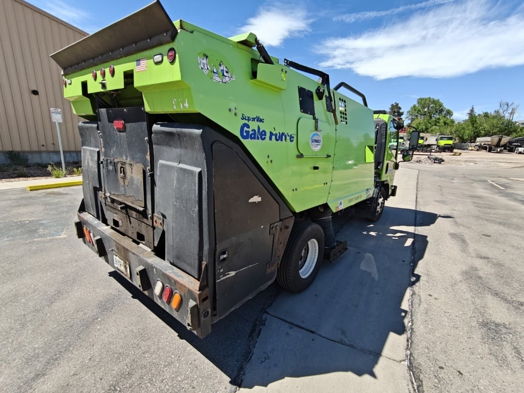 Schwarze #SuperVac-Galeforce, road broom truck, 77350 miles, fair shape, 2022 - Image 5