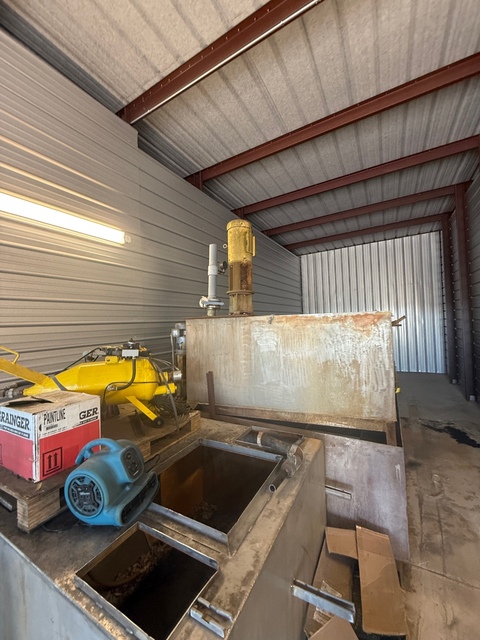 Stainless Steel wash Tanks W/ Stainless Steel New Gusher Pumps (3 available) - Image 2