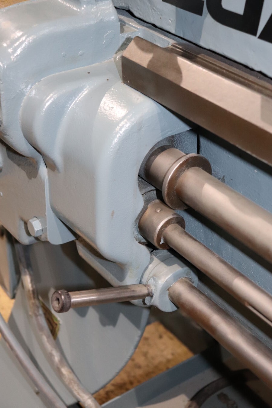 25" x 96" LeBlond #Super-Regal, Lathe, 3 & 4 Jaw Chucks, Steady Rest, 1.75" bore, 15-350 RPM, tailstock, 5 HP - Image 7