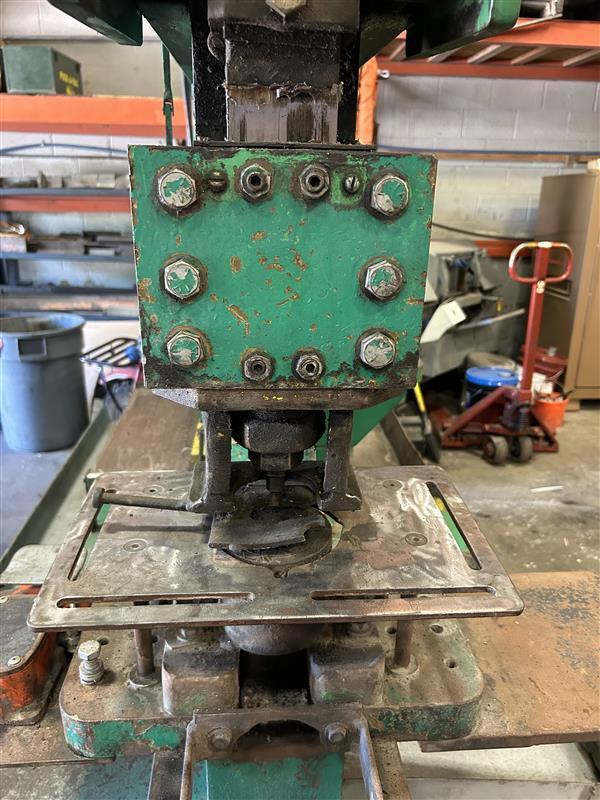 6" x 6" x 1/2" Uni-Hydro #120-24, 95 ton, 12" throat, 2" bore, 24" blade, 7.5 HP - Image 2