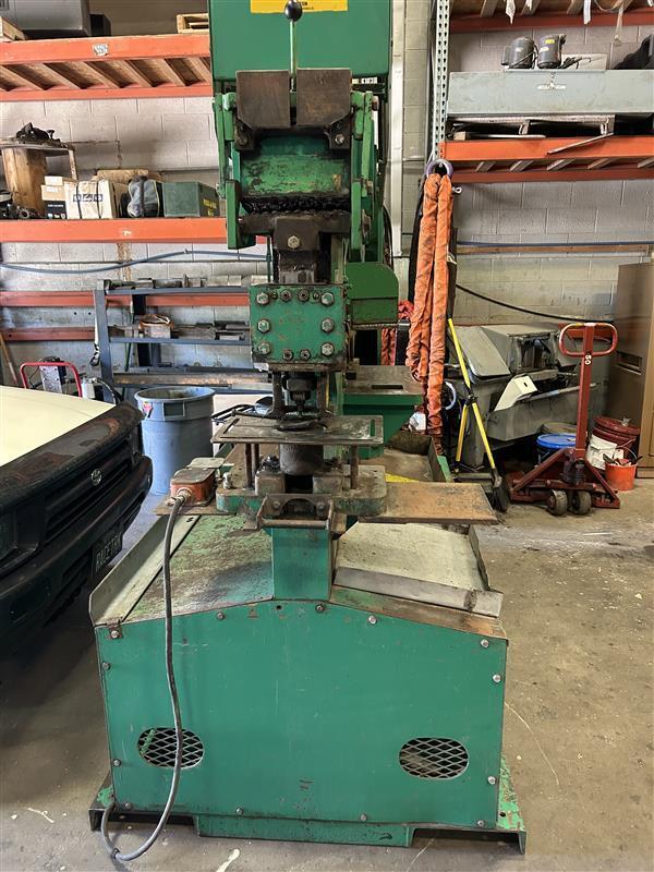 6" x 6" x 1/2" Uni-Hydro #120-24, 95 ton, 12" throat, 2" bore, 24" blade, 7.5 HP - Image 3