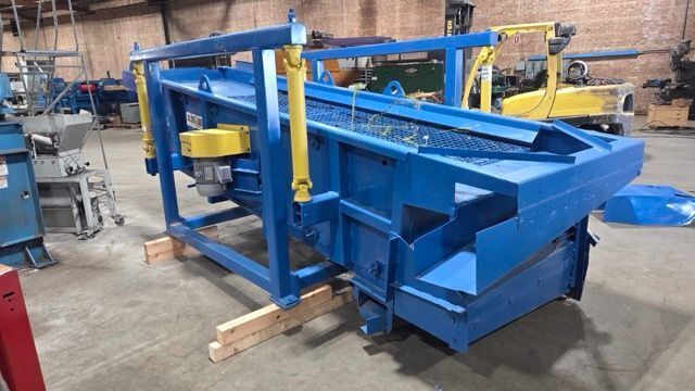 BM & M 4x12 2 deck flat rotary screen for scalping & sizing - Image 1