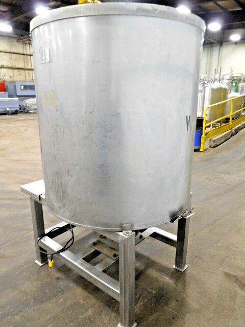 200 gallon HB Metal Manufacturing, Stainless steel bottom agitated feeder tank, 1/2 HP Leeson motor - Image 6