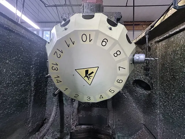 Fanuc #Robodrill-A04B-0099-B101, CNC vertical machining center, 14 automatic tool changer, 19.7" X, 15.7" Y - Image 4