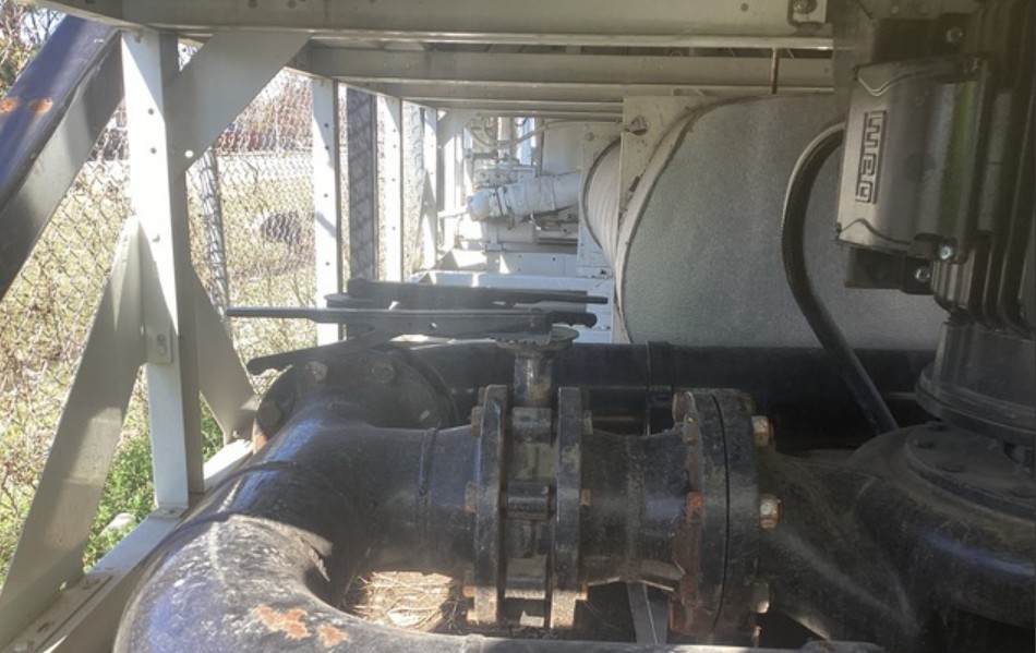 200 Ton, York #YCIV, air cooled chiller w/ pump (2 available) - Image 8