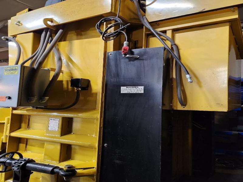 30" width x 60" D x 48" H Harmony #S60-XDRC, vertical baler, 20 HP, rear feed, 7" cylinder, 64" penetration - Image 4