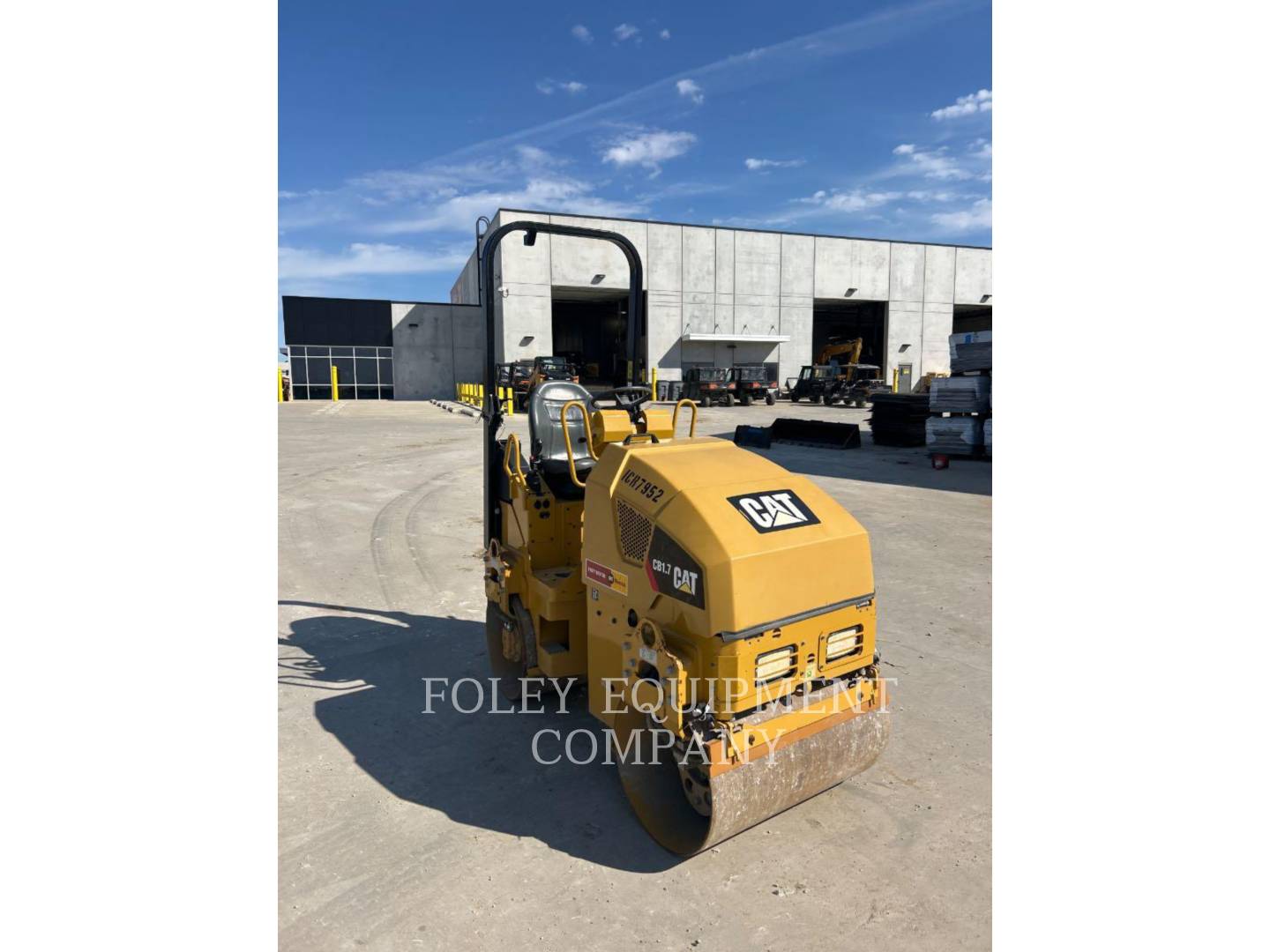 Caterpillar CB1.7-03, Compactor, 430 hours, S/N: 64300431, 2021 - Image 2
