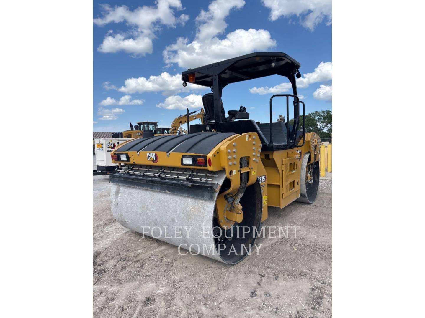 Caterpillar CB15-01O, Compactor, 772 hours, S/N: M9401119, 2023 - Image 3