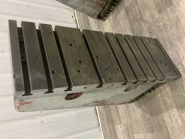 12" x 36" x 18" Giddings & Lewis, T-slotted angle plates, cast iron construction, 1 set - Image 3