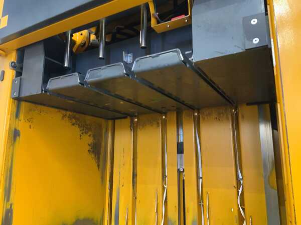 Bramidan #X30, vertical baler, 43" x 26" feed opening, 25 second cycle time, 5.5 HP, e-stop, 2013 - Image 5