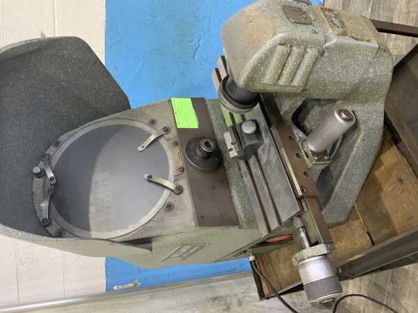 10" Jones & Lamson #PC14, optical comparator with bench, 16" x 5" table, manual power elevation - Image 5