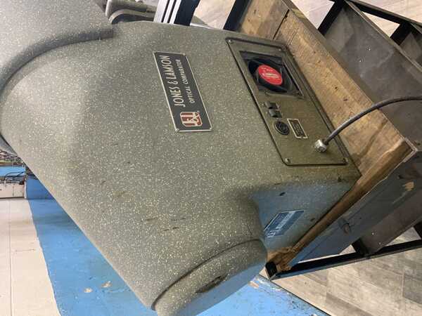 10" Jones & Lamson #PC14, optical comparator with bench, 16" x 5" table, manual power elevation - Image 6