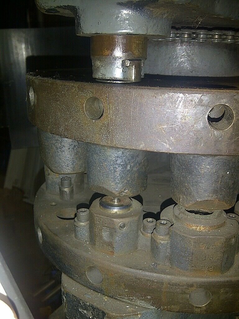 1-1/4" Wiedemann #R-2, manual turret punch, 12-station indexing, 12" throat, 15000 lb. force, 7 punch holders - Image 9