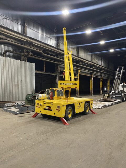 8.5 Ton, Broderson #IC-80D, carry deck mobile crane, 17000 lb. capacity, triple telescopic boom, 360° - Image 6