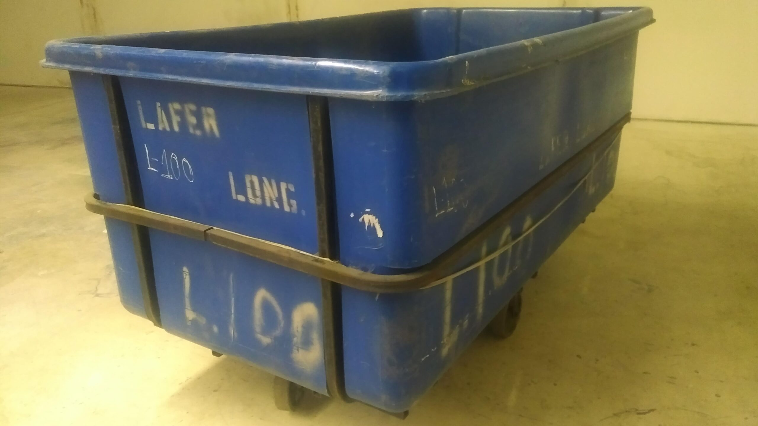 4' x 8' x 55" H rolling industrial bins, polypropylene, 2 ton capacity, 8" swivel casters - Image 1
