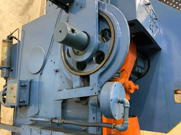 60 Ton, Federal #60, OBI flywheel press, 6" stroke, 15" Shut Height, 90 SPM, 7.5 HP, air clutch & brake, 1981 - Image 9