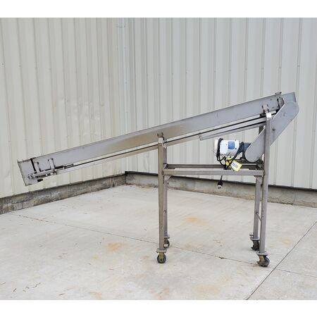 8" wide x 9' long, Intralox Stainless Steel inclined belt conveyor, flush grid nub top, 1" cleats, 15° - Image 2
