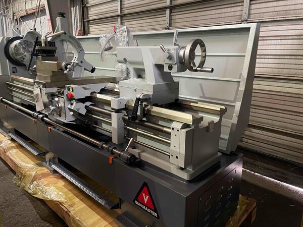 35.1" x 90" Sunmaster #CH-2690, Engine Lathe, 4" spindle bore, 15 HP, 1200 RPM, 2025 - Image 7