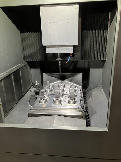 YJSMT #SPE-7, CNC Vertical Machining Center, 25" x 31" table, 23" X, 27.5" Y, 12" Z, 32 HP, 12,000 RPM, 30 - Image 2