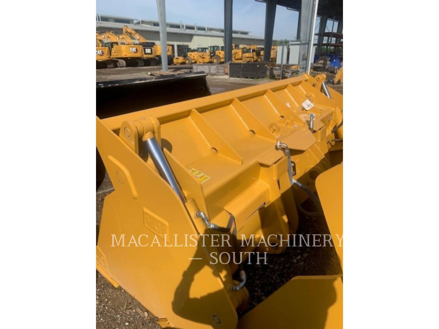 Caterpillar Work Tools (Serialized) 950GC 3.5 MPBKT, Bucket, S/N: 7KW06034, 2023 - Image 2
