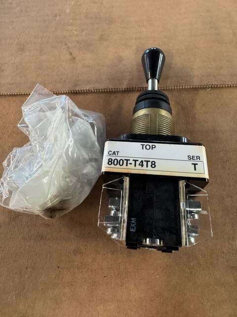 Allen-Bradley Toggle Switch 800T-T4T8AAXX - Image 2