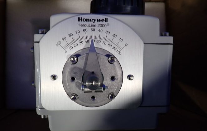 Honeywell #2001-400-090-126-200-20-101000-1-0-00, Electric Actuator, 400 lb-in torque, digital display - Image 5