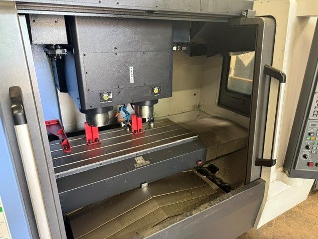 Daewoo Doosan #DMP-500/2SP, twin spindle CNC vertical machining center, dual 24 automatic tool changer, 40.9" - Image 5