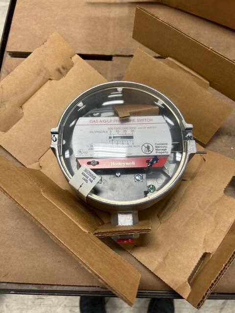 Honeywell #C437D-EGH, gas pressure switch, 1/2" NPT, 0 to 5 PSI - Image 2
