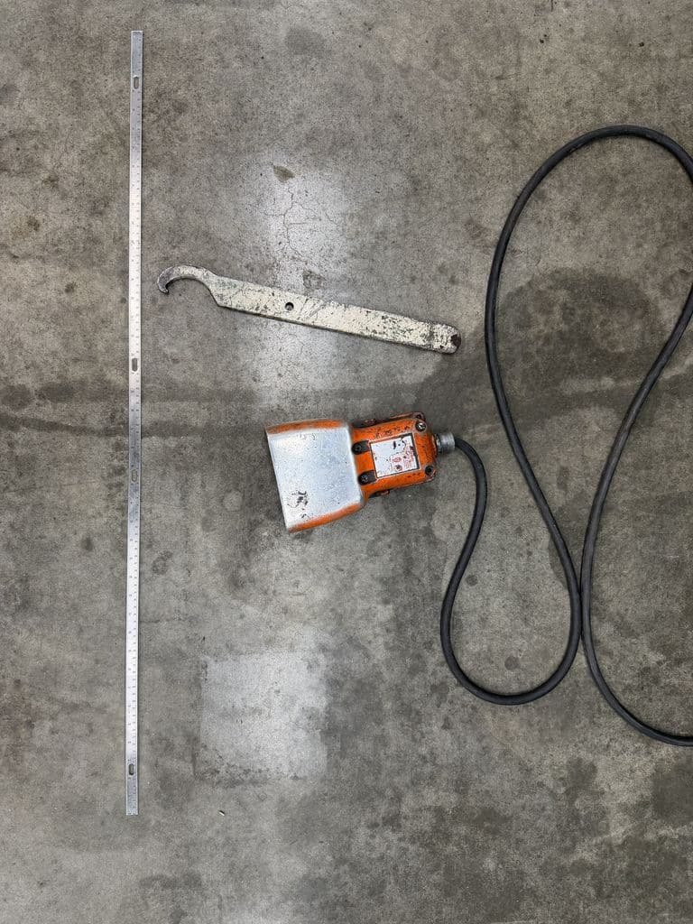 1/4" x 12' Accurshear #625012, hydraulic power squaring shear, 36" back gauge, 19 hold downs, 1992 - Image 8