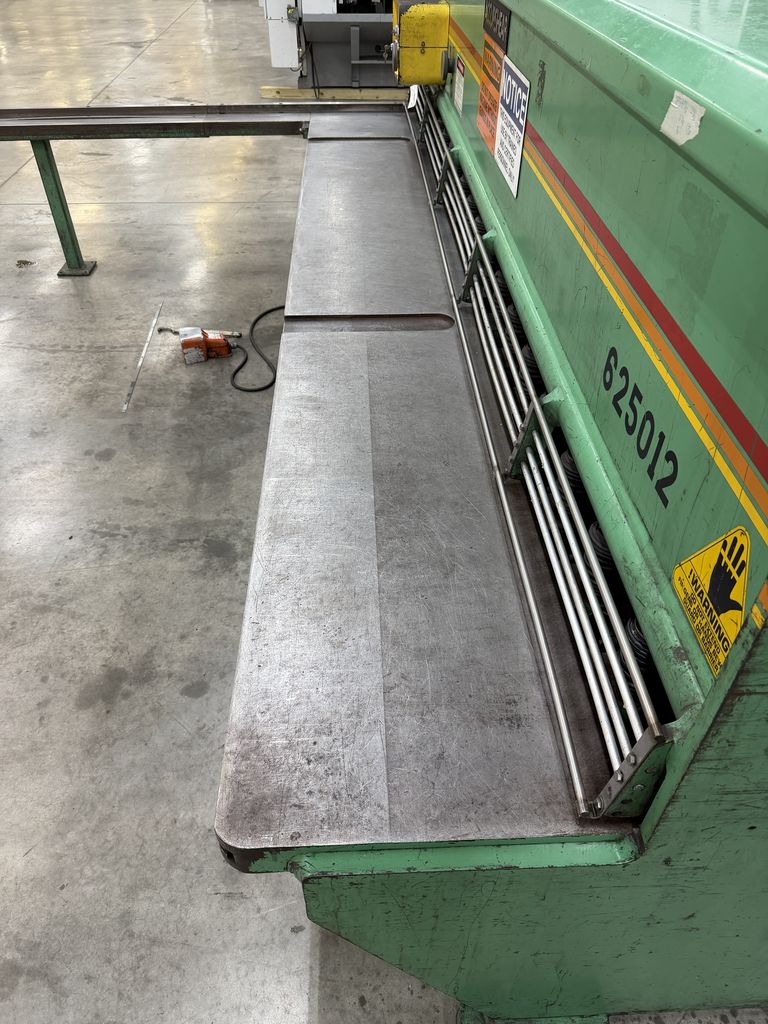 1/4" x 12' Accurshear #625012, hydraulic power squaring shear, 36" back gauge, 19 hold downs, 1992 - Image 10