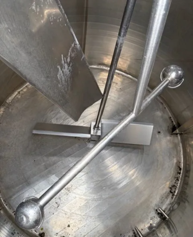 1500 gallon Mojonnier, Stainless Steel Half-Pipe Jacketed Mixing Kettle, 7.5 HP, sweep agitator, top manway - Image 6