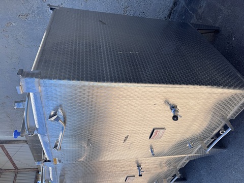 529 gallon Vinquip, Stainless Steel Tote Tank, 48" x 48" square, top & side bottom manways, side bottom - Image 4