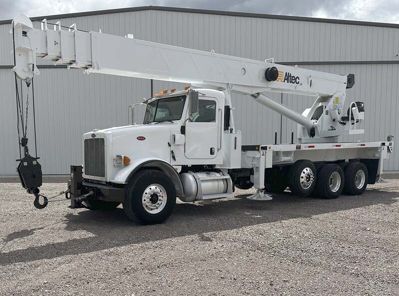 38 Ton, Altec #AC38-127S, truck-mounted hydraulic crane, 127' lift, Peterbilt 365 truck, Caterpillar engine - Image 1