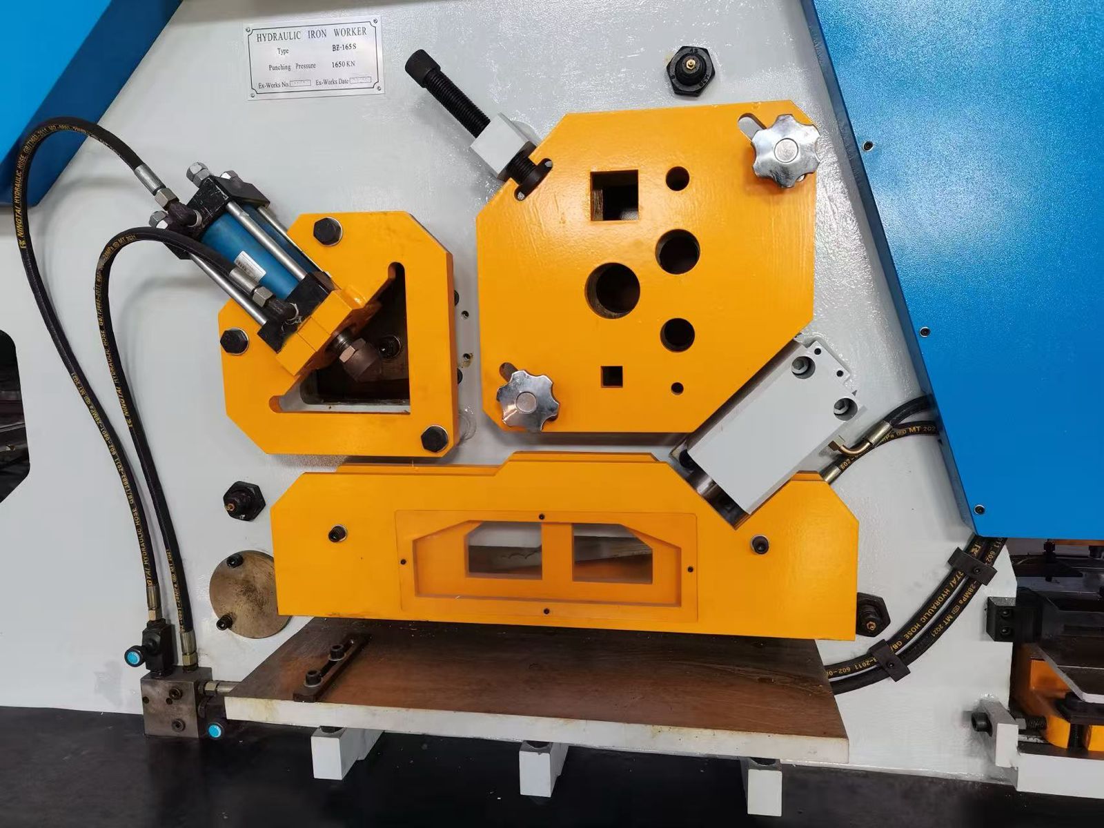 2-1/4" x 3-15/16" x 5/8" Ficom #H-160, ironworker, 160 ton, 23.6" throat, 5 stations, dual operator, 15 HP - Image 5