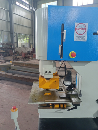 2-1/4" x 3-15/16" x 1/2" Ficom #H-90, ironworker, 90 ton, 14" throat, 5 stations, dual operator, 7.5 HP, New - Image 5