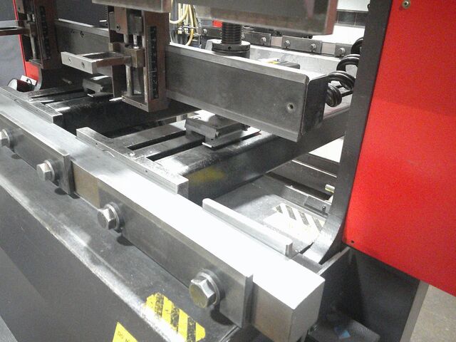 38.5 Ton, Amada #RG-35S, CNC Press Brake, 40.2" between housings, 3.94" stroke, 3-axis, 1993 - Image 5
