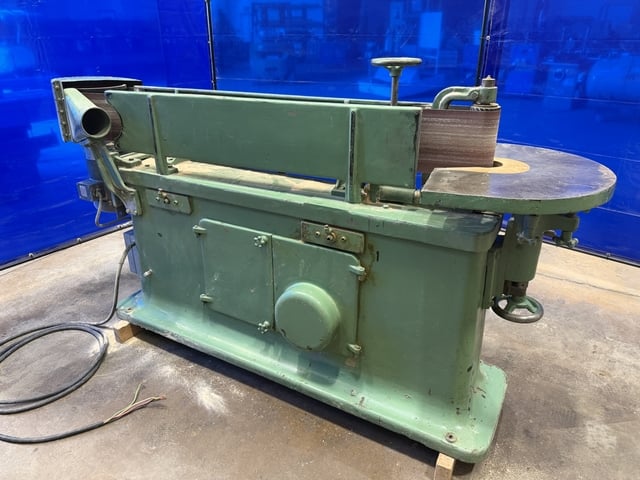Ekstrom Carlson #112, Oscillating Edge Sander, 11" x 60" table, 58" x 9" platen, 5 HP, 220/440 V., 3 Ph. - Image 9