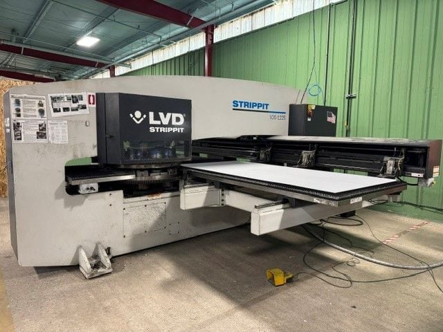 20 Ton LVD Strippit #V20-1225, CNC turret punch, 34 station, 50" x100" max sheet, Fanuc 180i-P - Image 1