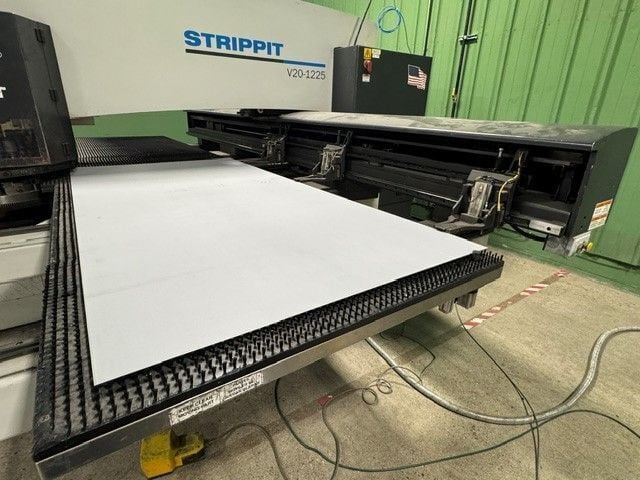 20 Ton LVD Strippit #V20-1225, CNC turret punch, 34 station, 50" x100" max sheet, Fanuc 180i-P - Image 4