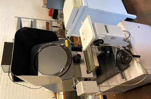 14" Mitutoyo #PH-350H, horizontal bench optical comparator, surface illumination, 5X lens - Image 2