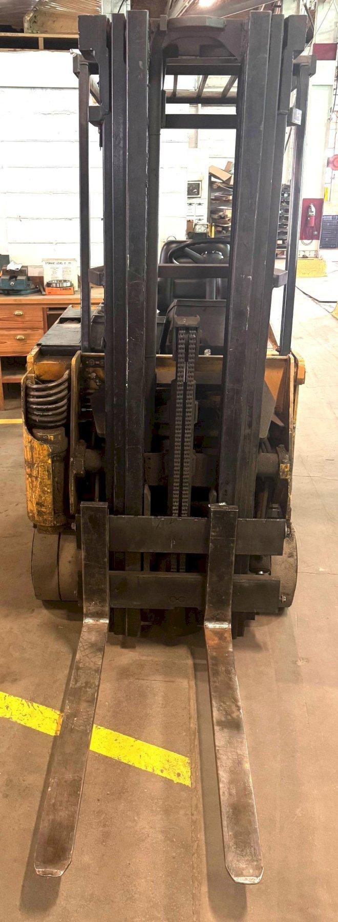 3000 lb. Drexel #SLT-30, narrow aisle swing mast electric forklift, triple stage, side shift, 1997 - Image 8
