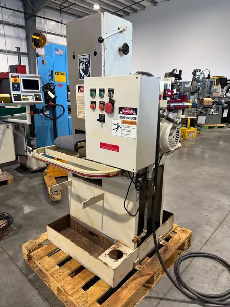 9" Timesavers #960-1MW, wet abrasive metal belt sander, 3" sanding opening, 60" belt, 10-30 FPM, 5 HP - Image 4