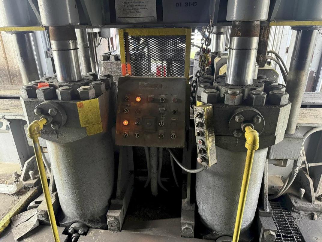 2000 Ton, Heavy duty 4-post hydraulic press, 8" stroke, 30" daylight, pendant controller - Image 3