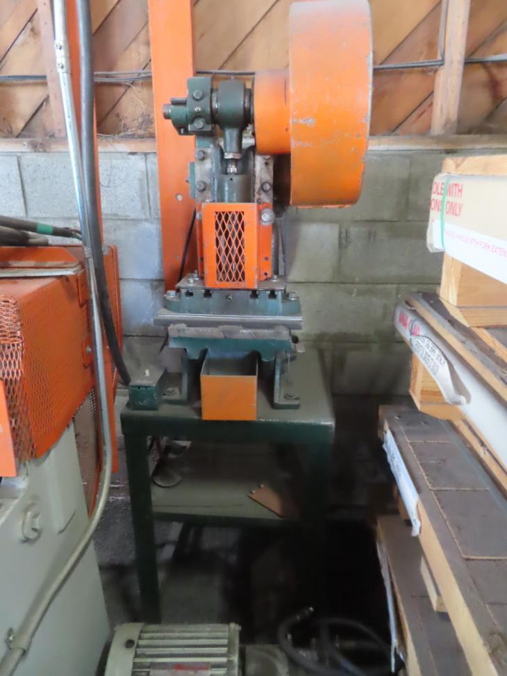 5 Ton, Benchmaster #151, OBI punch press, 1.25" stroke, 7.25" Shut Height, 4" throat, 1" adj., 200-260 SPM - Image 8