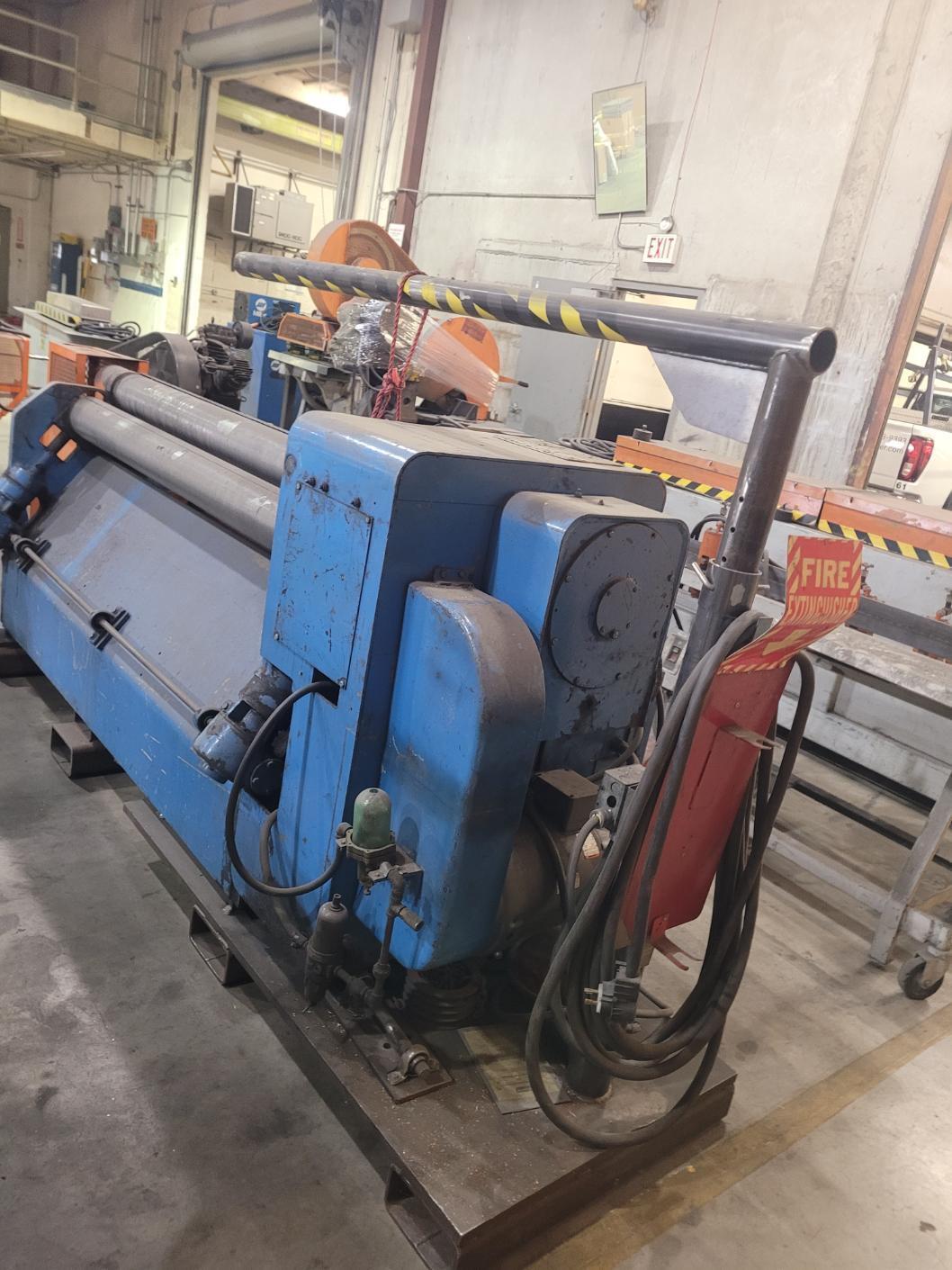 3/16" x 6' Niagara #6-72, pyramid plate bending roll, 6" rolls, 25 FPM, powered drop end, 7.5 HP, pedestal - Image 4