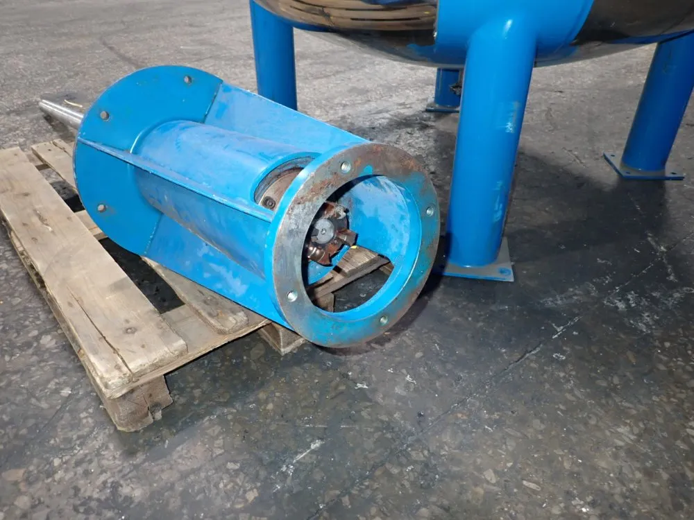 800 gallon Stainless Steel tank, 60" diameter x 65", w/agitator - Image 5