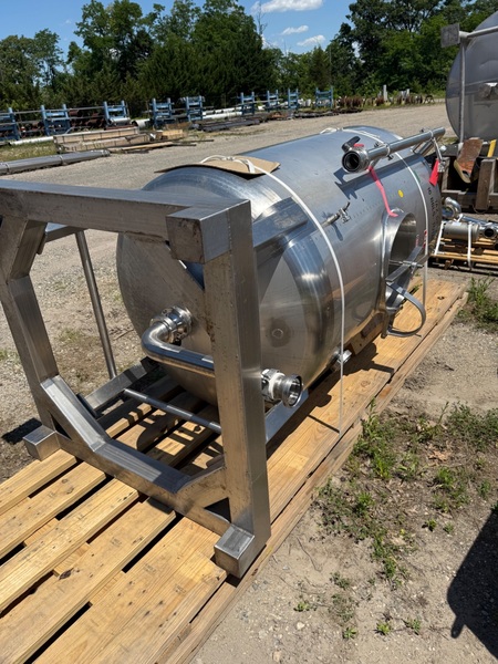 500 gallon DME Brewing Solutions, Stainless Steel Tank, 44" diameter x 60" straight side, side manway, center - Image 2
